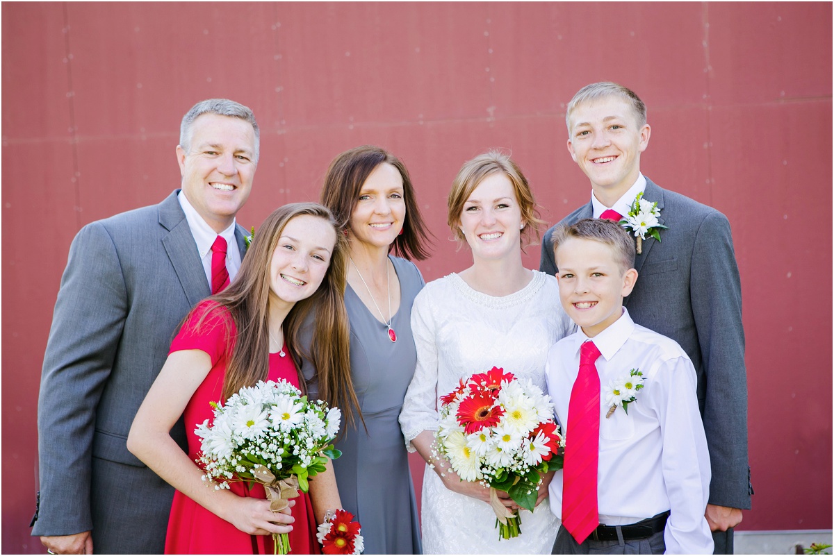 Manti Temple Rustic Wedding Terra Cooper Photography_3088.jpg