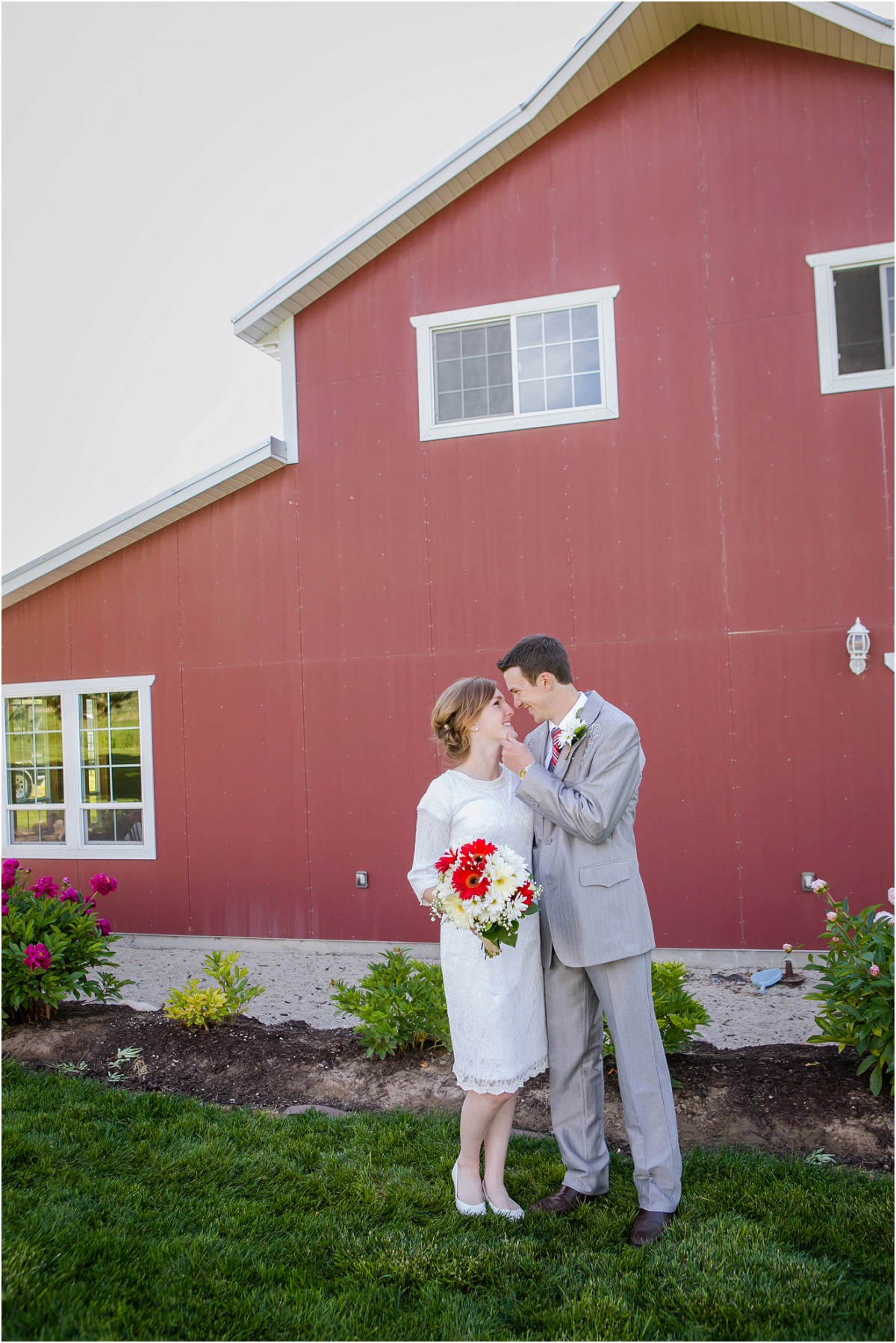 Manti Temple Rustic Wedding Terra Cooper Photography_3090.jpg