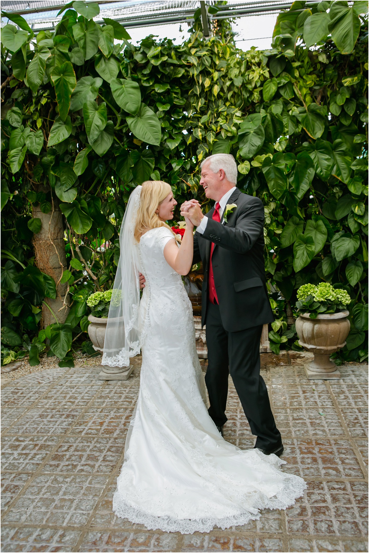 Salt Lake Temple Le Jardin Wedding Terra Cooper Photography_3316.jpg