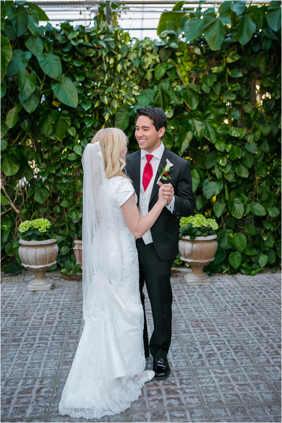 Salt Lake Temple Le Jardin Wedding Terra Cooper Photography_3345.jpg