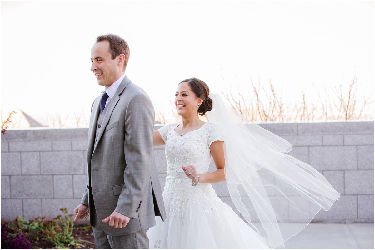 Salt Lake Draper Temple Winter Wedding Terra Cooper Photography_5006.jpg