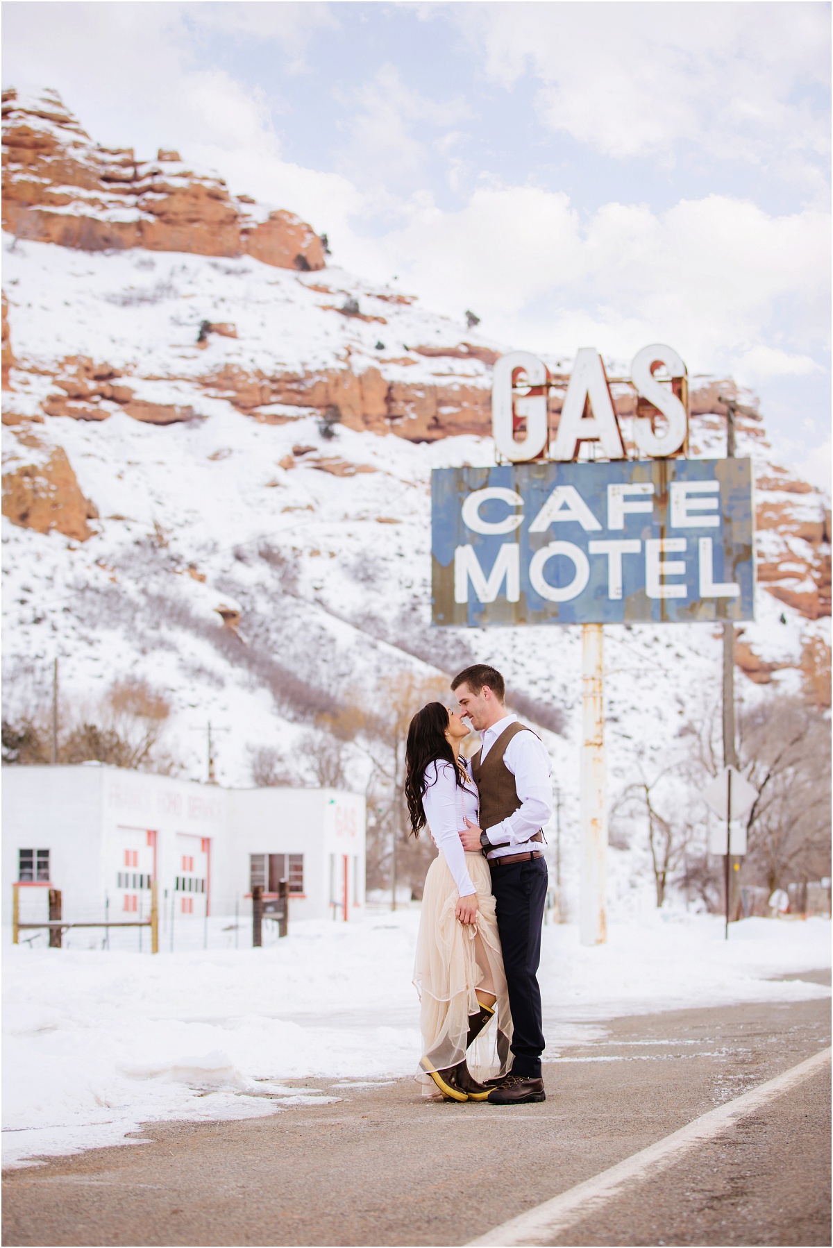 Red Rock Winter Snow Engagements Terra Cooper Photography_5666.jpg